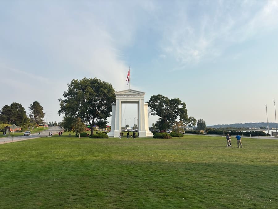 Peace Arch at the Canada–United States border