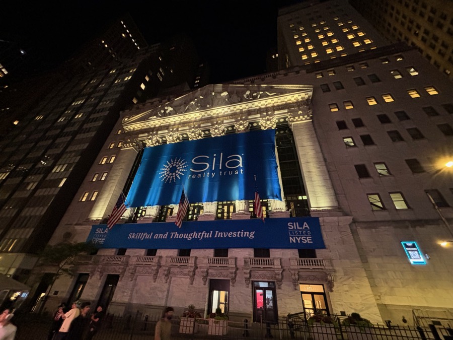 New York Stock Exchange building at night